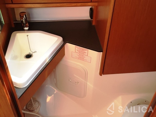 Bavaria 34 Cruiser - Yacht Charter Sailica