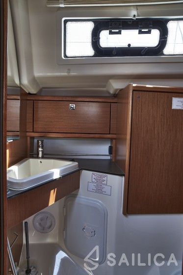 Bavaria 34 Cruiser - Yacht Charter Sailica