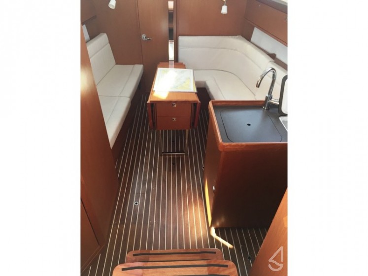 Bavaria 34 Cruiser - Yacht Charter Sailica