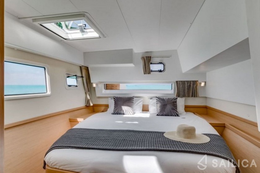 Lagoon 42 - Yacht Charter Sailica