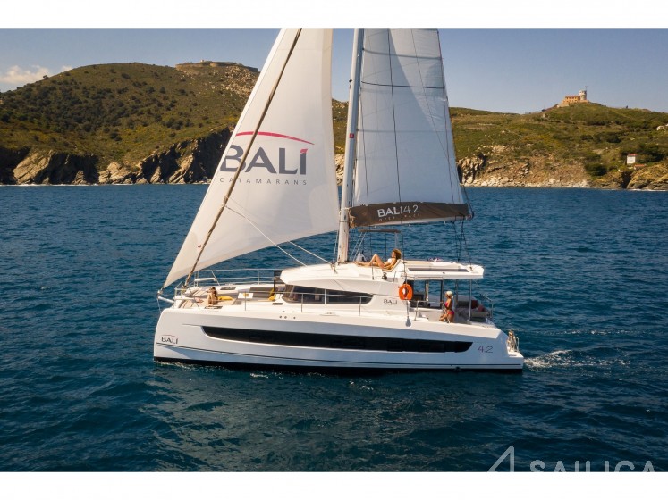 Bali 4.2 - Yacht Charter Sailica