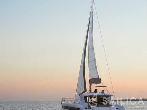 Bali 4.2 - Yacht Charter Sailica