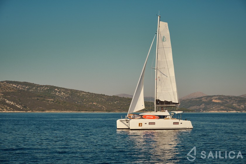 Lagoon 42 - Yacht Charter Sailica