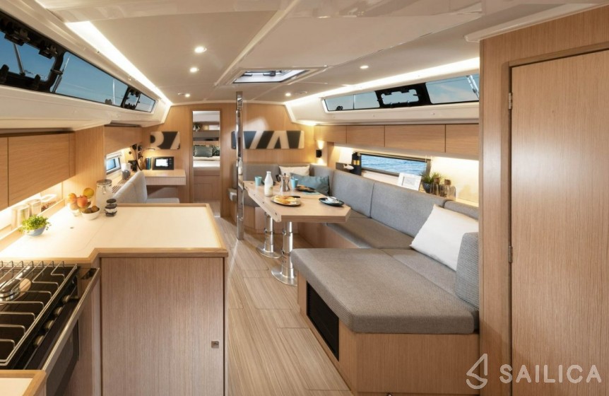 Bavaria C42 - Yacht Charter Sailica