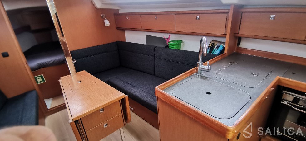Bavaria 33 Cruiser - Yacht Charter Sailica