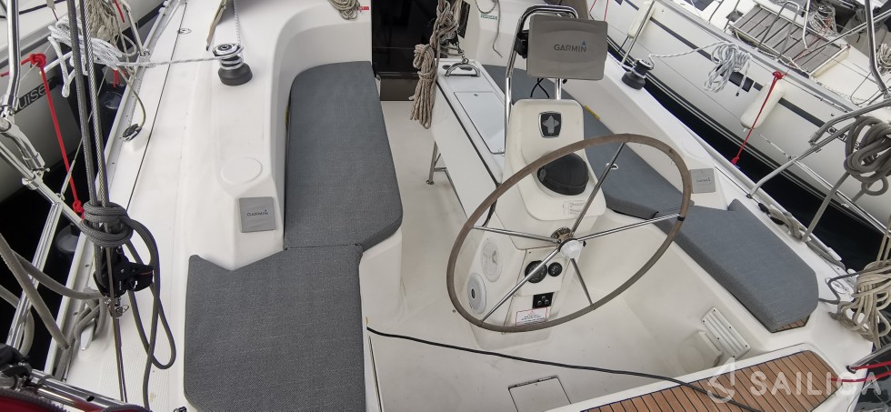 Bavaria 33 Cruiser - Yacht Charter Sailica