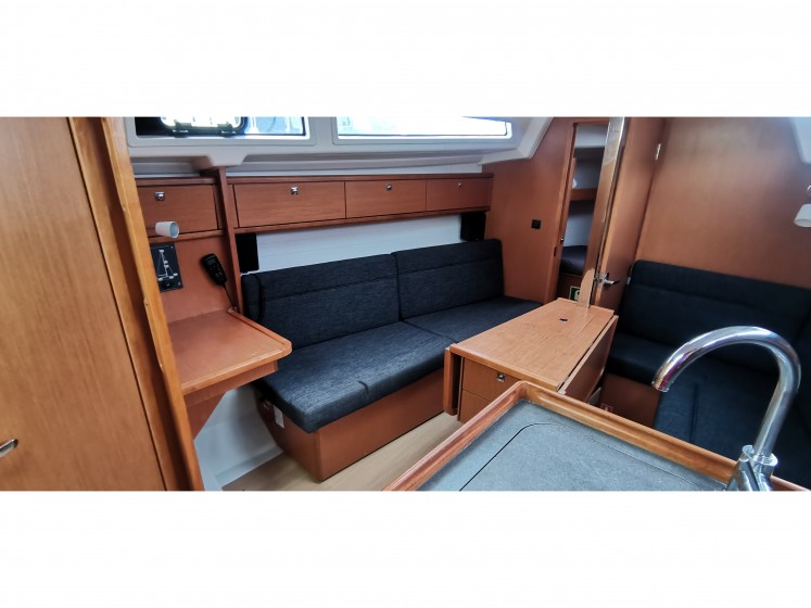 Bavaria 33 Cruiser - Yacht Charter Sailica