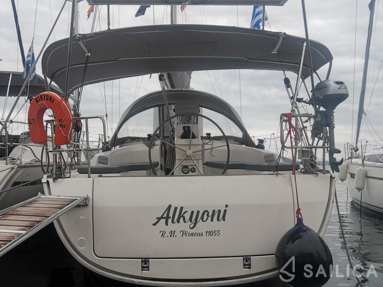 Bavaria 33 Cruiser - Yacht Charter Sailica