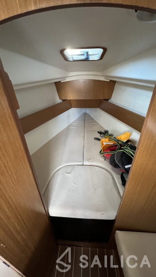 Sun Odyssey 29.2 - Yacht Charter Sailica