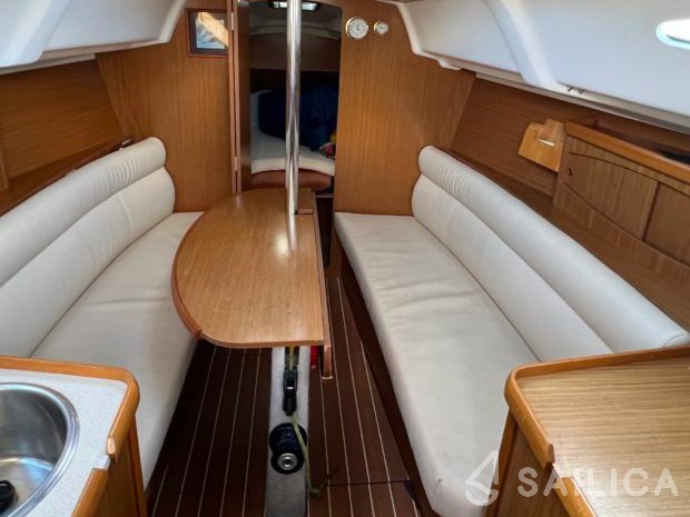 Sun Odyssey 29.2 - Yacht Charter Sailica