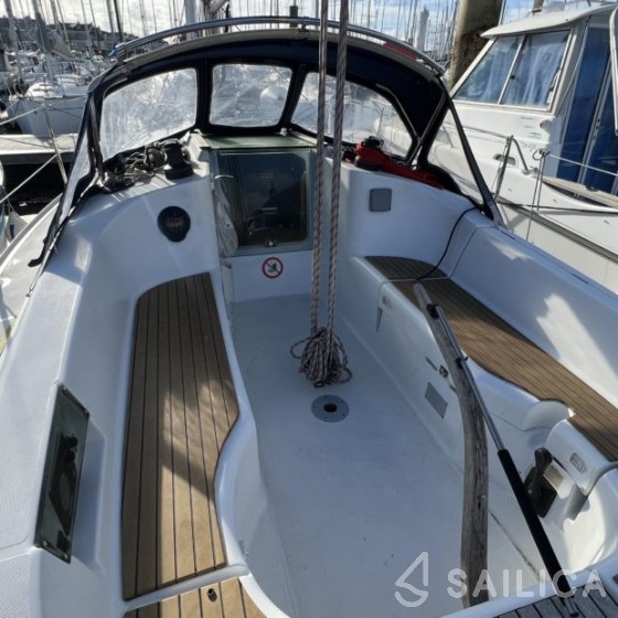 Sun Odyssey 29.2 - Yacht Charter Sailica