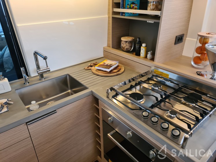 Lagoon 51 - Yacht Charter Sailica