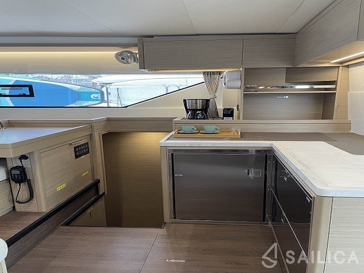 Lagoon 51 - Yacht Charter Sailica