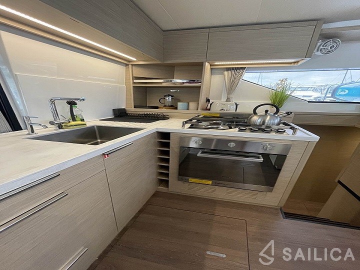 Lagoon 51 - Yacht Charter Sailica