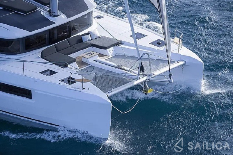Lagoon 51 - Yacht Charter Sailica