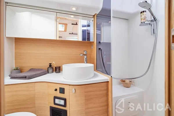 Elan E6 - Yacht Charter Sailica