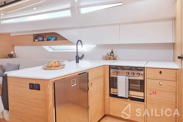 Elan E6 - Yacht Charter Sailica