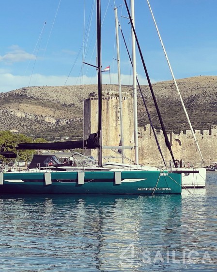 Elan E6 - Yacht Charter Sailica
