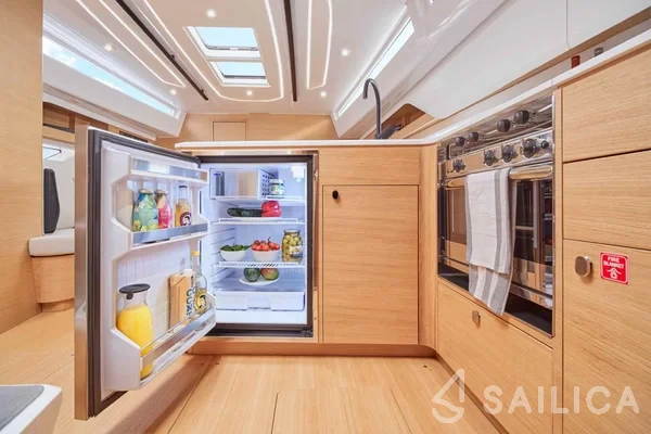 Elan E6 - Yacht Charter Sailica
