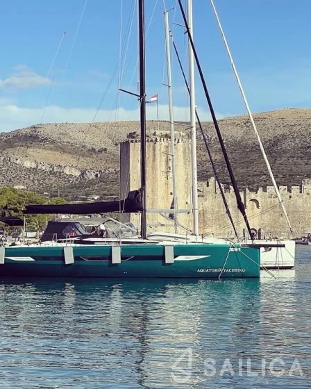 Elan E6 - Yacht Charter Sailica