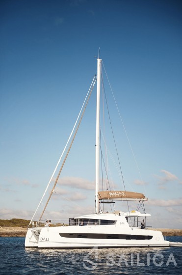 Bali 4.2 - Yacht Charter Sailica