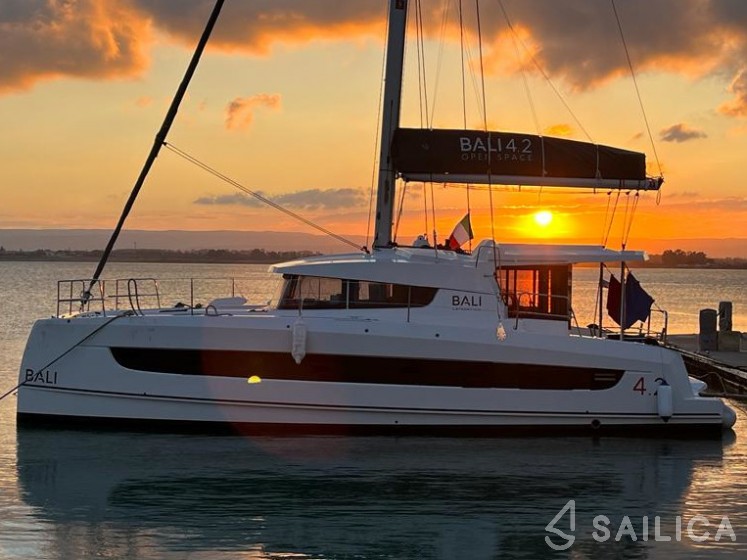 Bali 4.2 - Yacht Charter Sailica