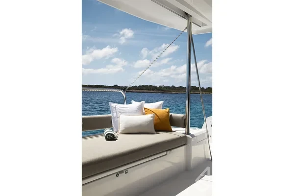 Bali 4.2 - Yacht Charter Sailica
