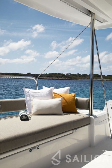 Bali 4.2 - Yacht Charter Sailica