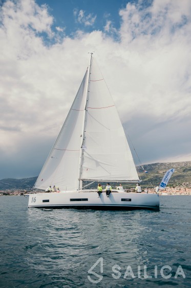 Salona 46 - Yacht Charter Sailica