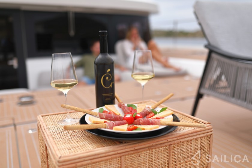 Lagoon Sixty 7 - Yacht Charter Sailica