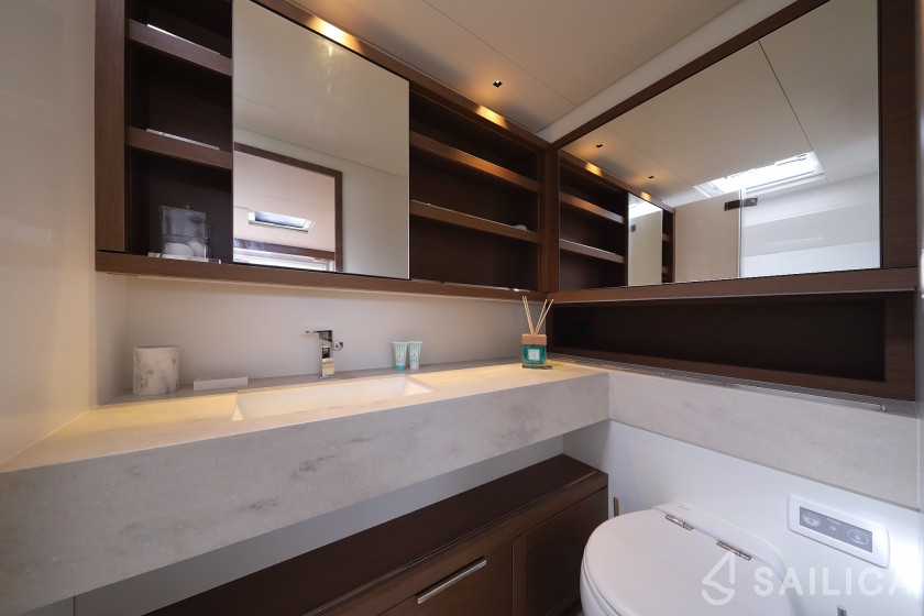 Lagoon Sixty 7 - Yacht Charter Sailica