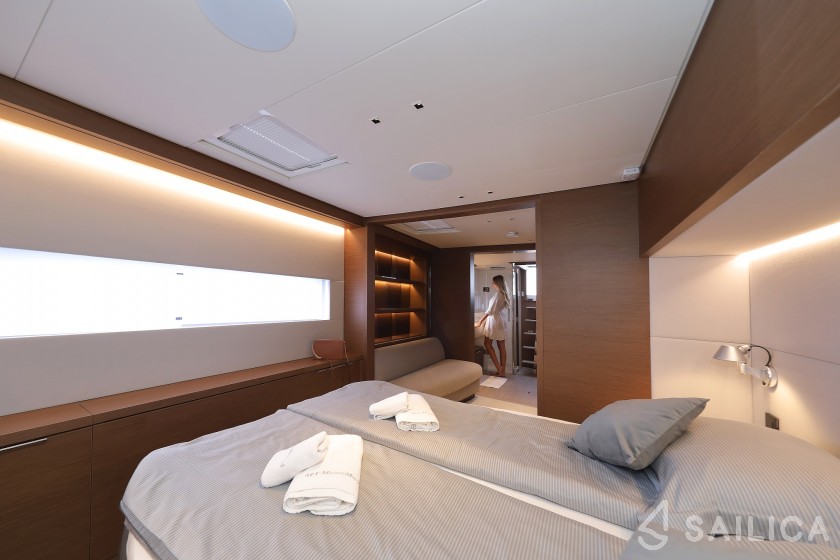 Lagoon Sixty 7 - Yacht Charter Sailica