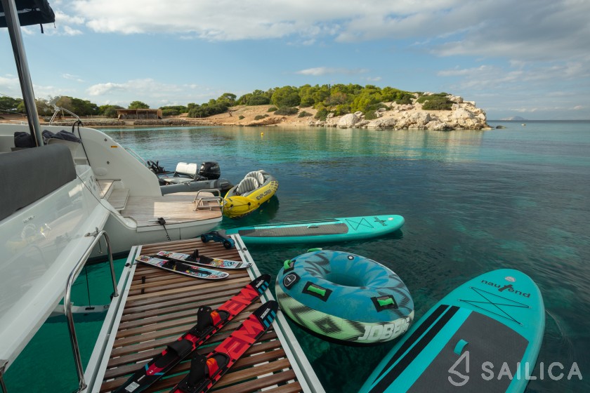 Lagoon 51 - Yacht Charter Sailica