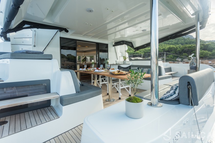 Lagoon 51 - Yacht Charter Sailica