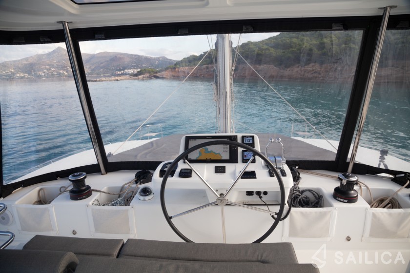 Lagoon 51 - Yacht Charter Sailica