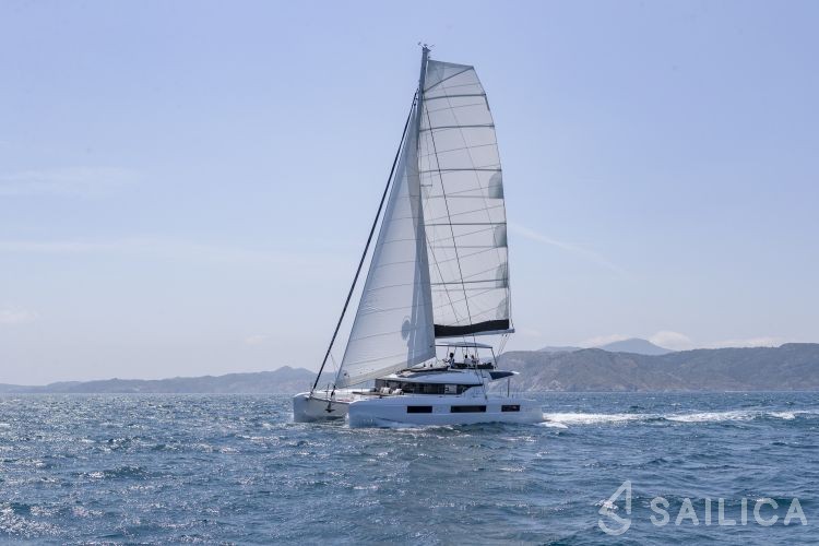 Lagoon 51 - Yacht Charter Sailica