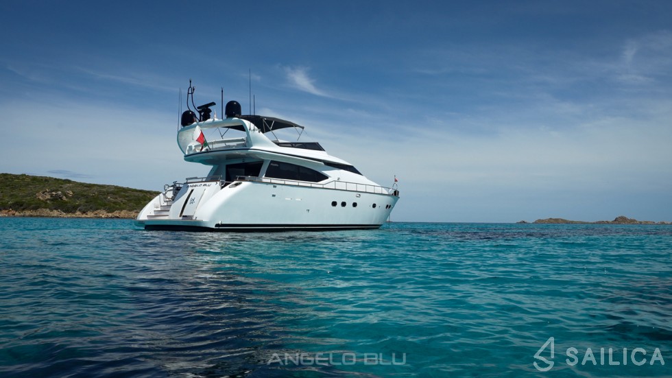 Maiora 20S - Yacht Charter Sailica