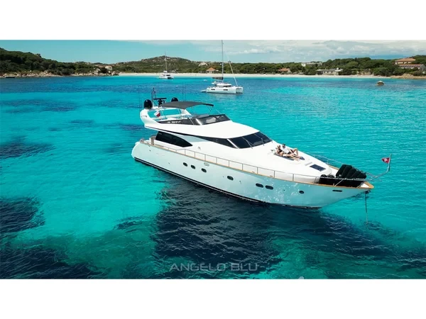 Maiora 20S - Yacht Charter Sailica
