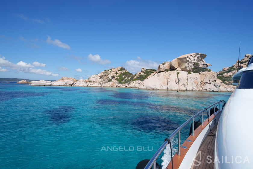 Maiora 20S - Yacht Charter Sailica