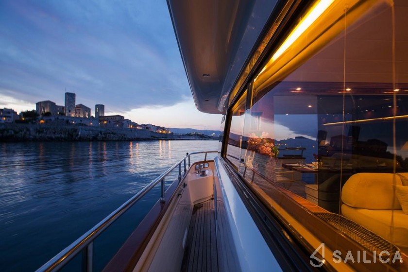 Maiora 20S - Yacht Charter Sailica