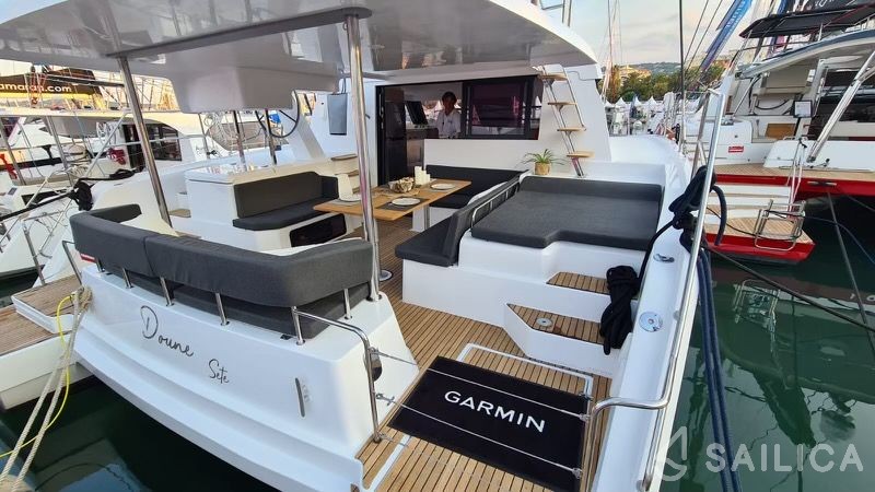Aventura 37 - Yacht Charter Sailica