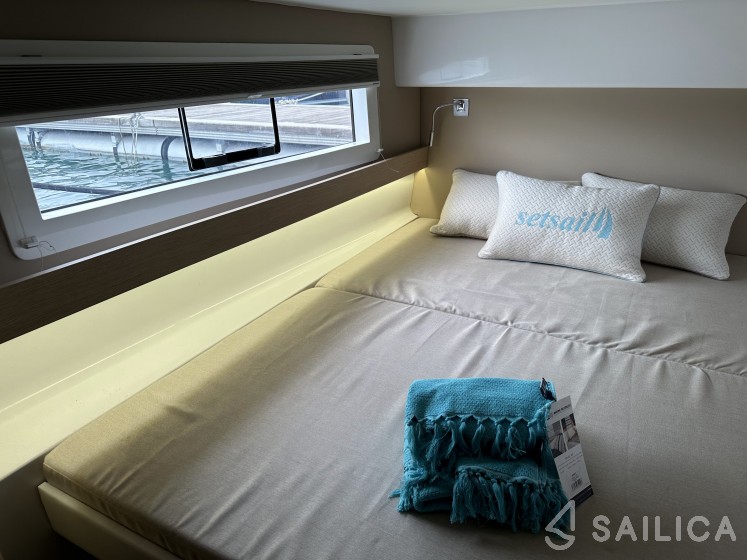 Aventura 37 - Yacht Charter Sailica