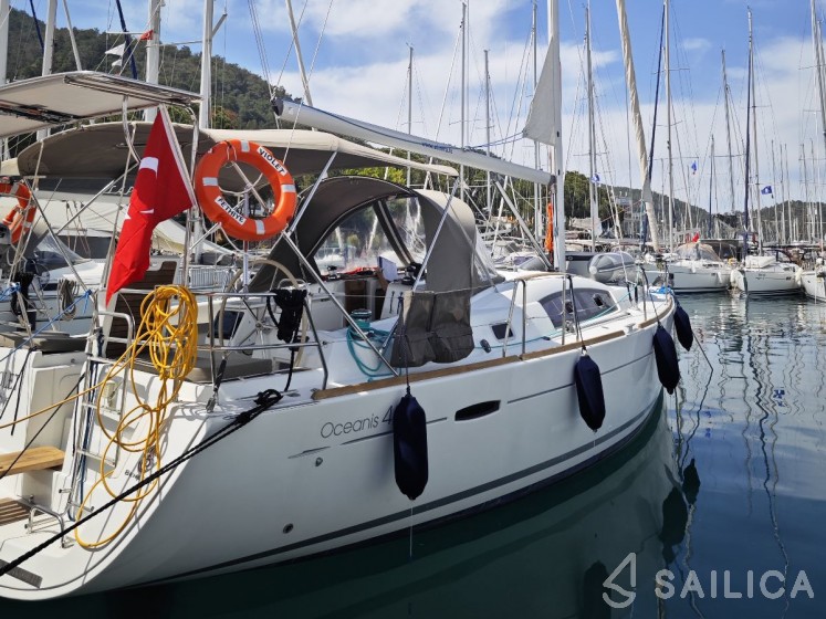 Oceanis 40 - Yacht Charter Sailica