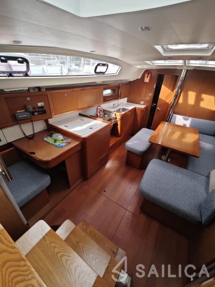 Oceanis 40 - Yacht Charter Sailica