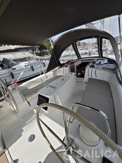 Oceanis 40 - Yacht Charter Sailica