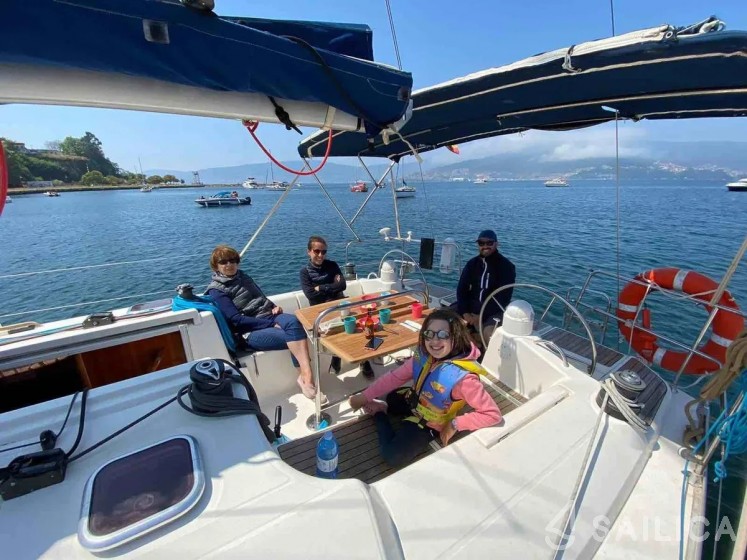 Dufour 385 GL - Yacht Charter Sailica
