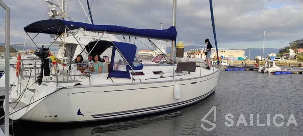 Dufour 385 GL - Yacht Charter Sailica