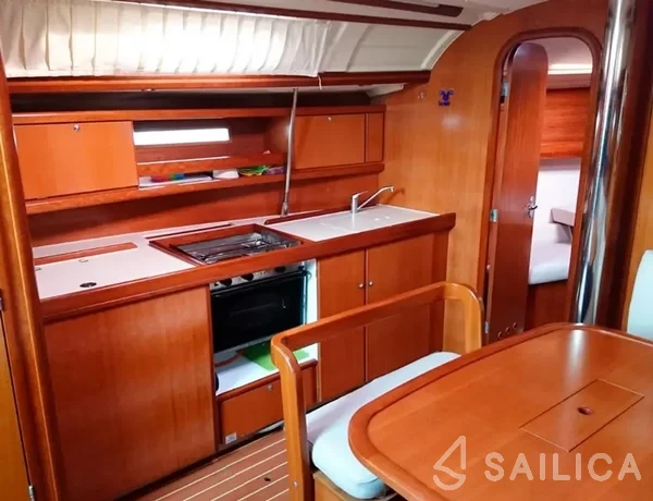 Dufour 385 GL - Yacht Charter Sailica