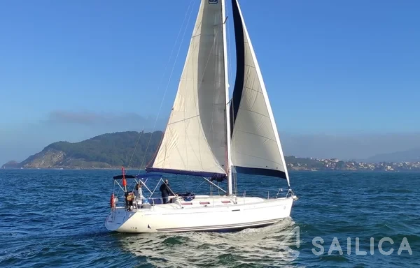 Dufour 385 GL - Yacht Charter Sailica