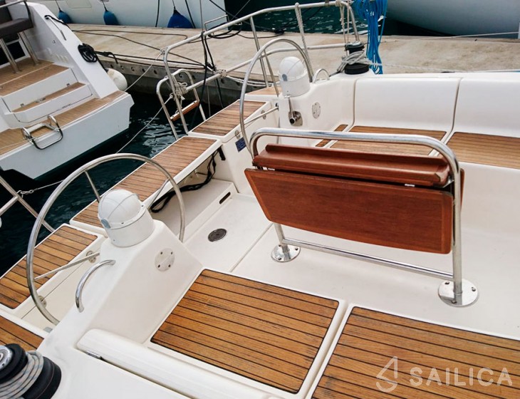 Dufour 385 GL - Yacht Charter Sailica